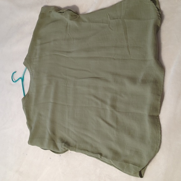 3/$30. Rachel Roy v neck blouse - Picture 5 of 5